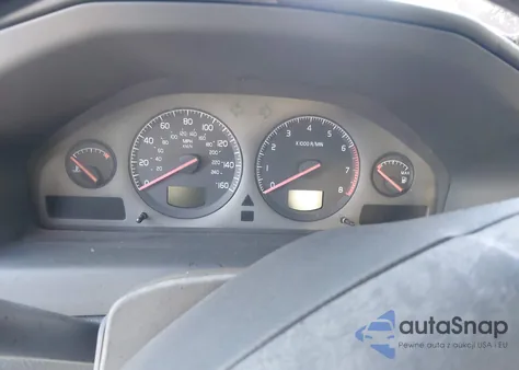 2001 Volvo V70 2.4 from USA, damaged, VIN YV1SW61R812112830